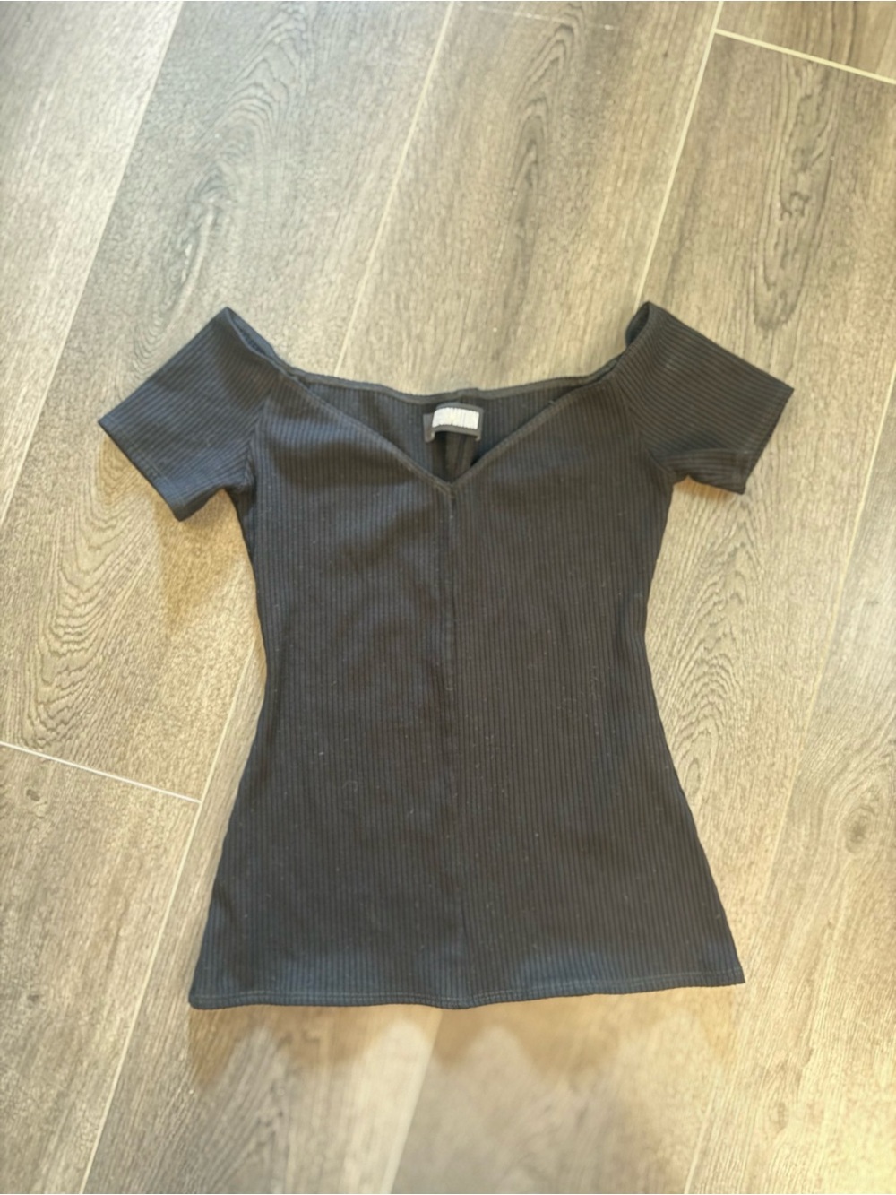 Black Reformation v neck boat neck short sleeve shirt (Sz XS)